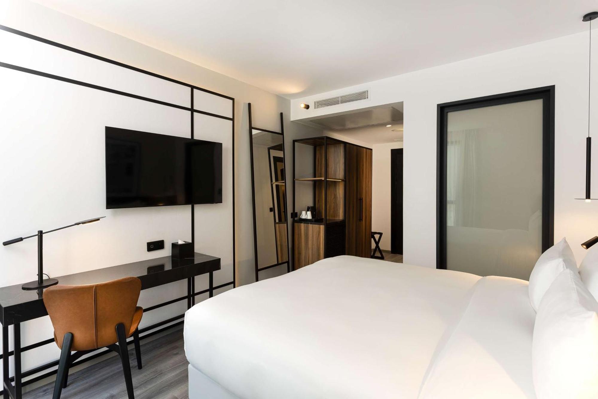 Radisson Hotel Tunis, City Center Exterior photo