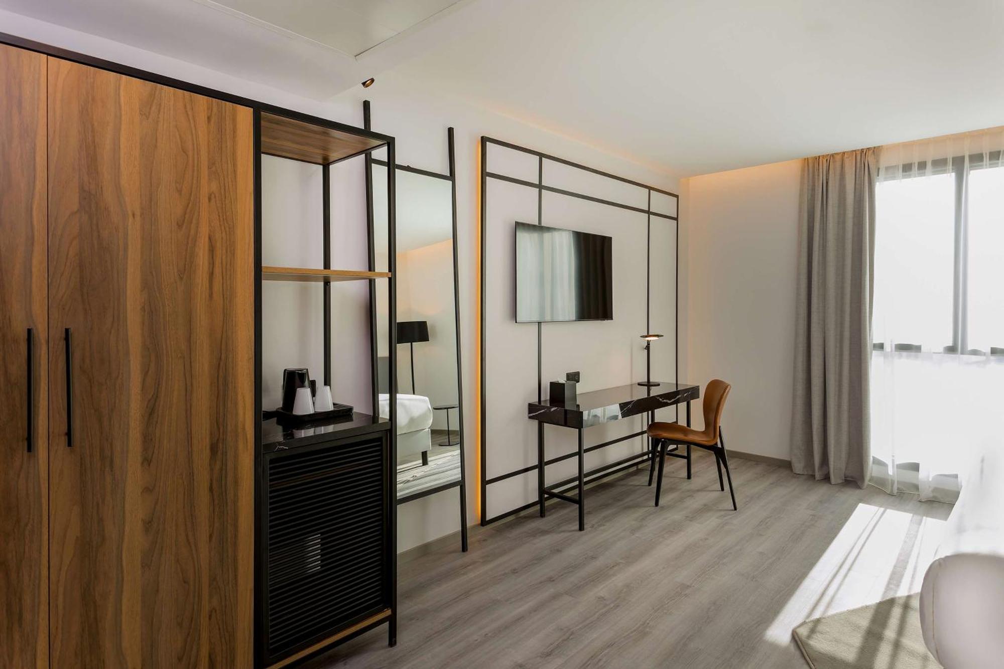 Radisson Hotel Tunis, City Center Exterior photo